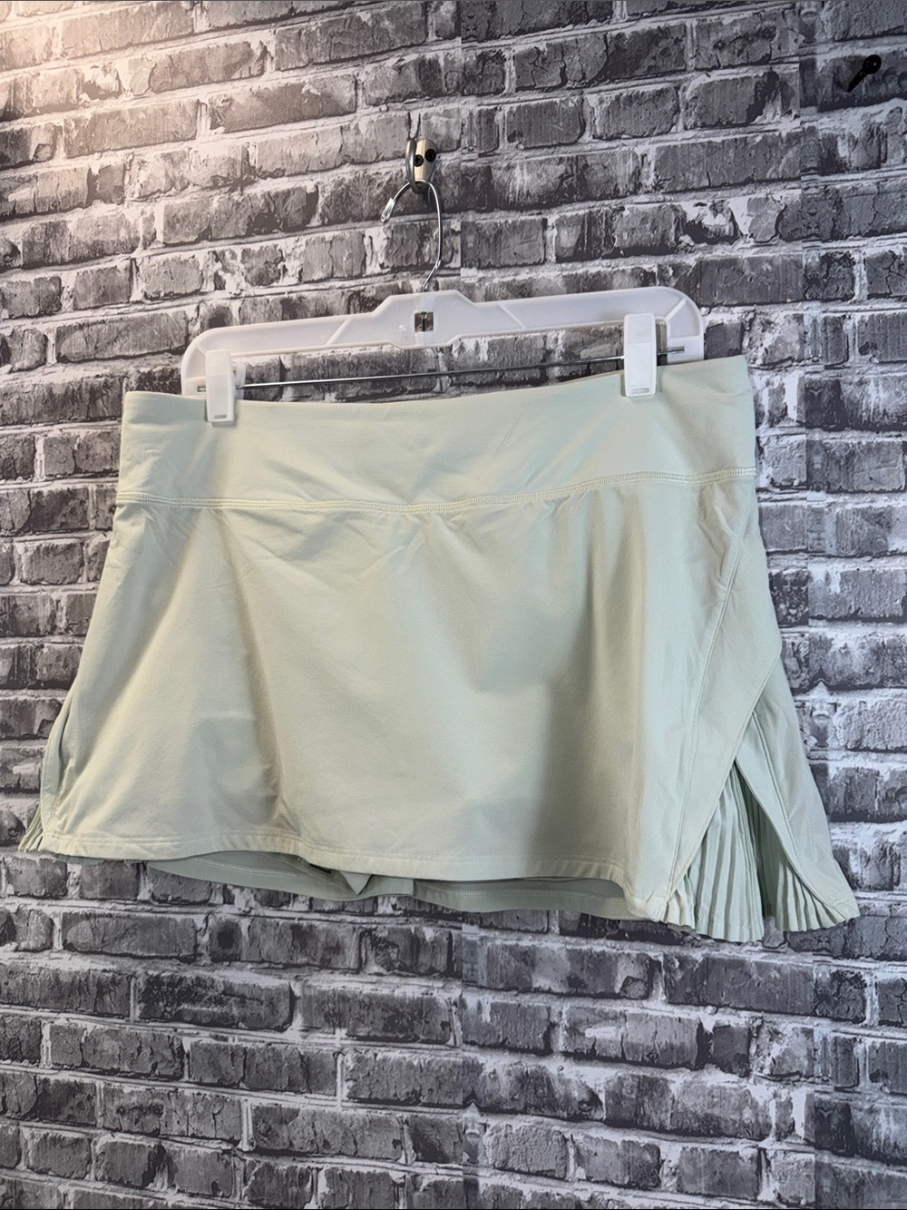 Women’s Lululemon Light Mint Tennis Skort with Pleated Detail